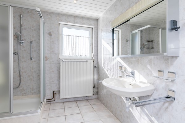 Foto - Te koop: Hoekwoning met garage, tuin, veel licht en mogelijkheden